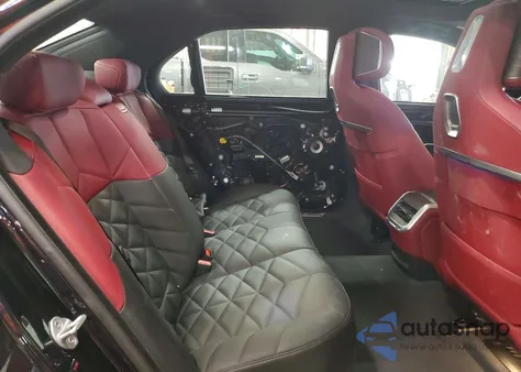 2025 BMW 740 Xi z USA, uszkodzony, nr VIN WBA33EH09SCT66382